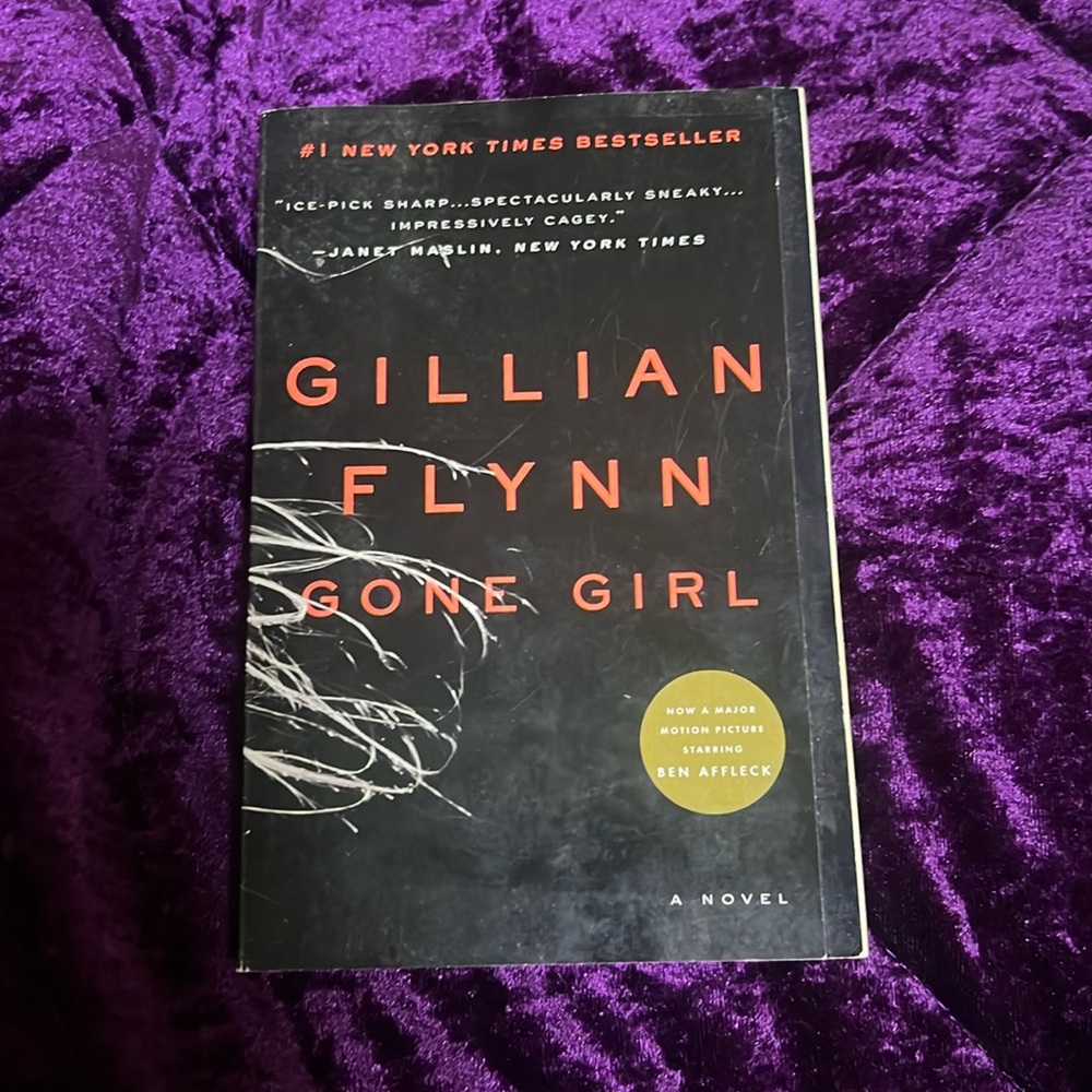 Gone girl by Gillian Flynn